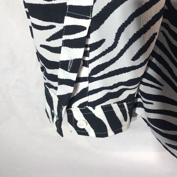 Time And Tru Womens Blouse Black White Zebra Print Long Sleeve Pocket Plus 20 - Picture 4 of 7